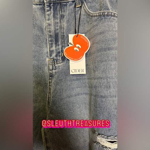 NWT Cider Women’s Distressed Light Wash Wide Leg Jeans Size XL - Picture 4 of 7